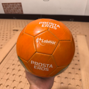 Balón de fútbol de farmacia en Cuenca, edición promocional en perfecto estado.